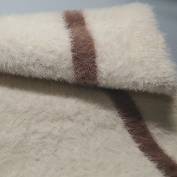 Luxurious Poncho Ann Taylor sweater size medium black brown chevron colorblok - Picture 2 of 10